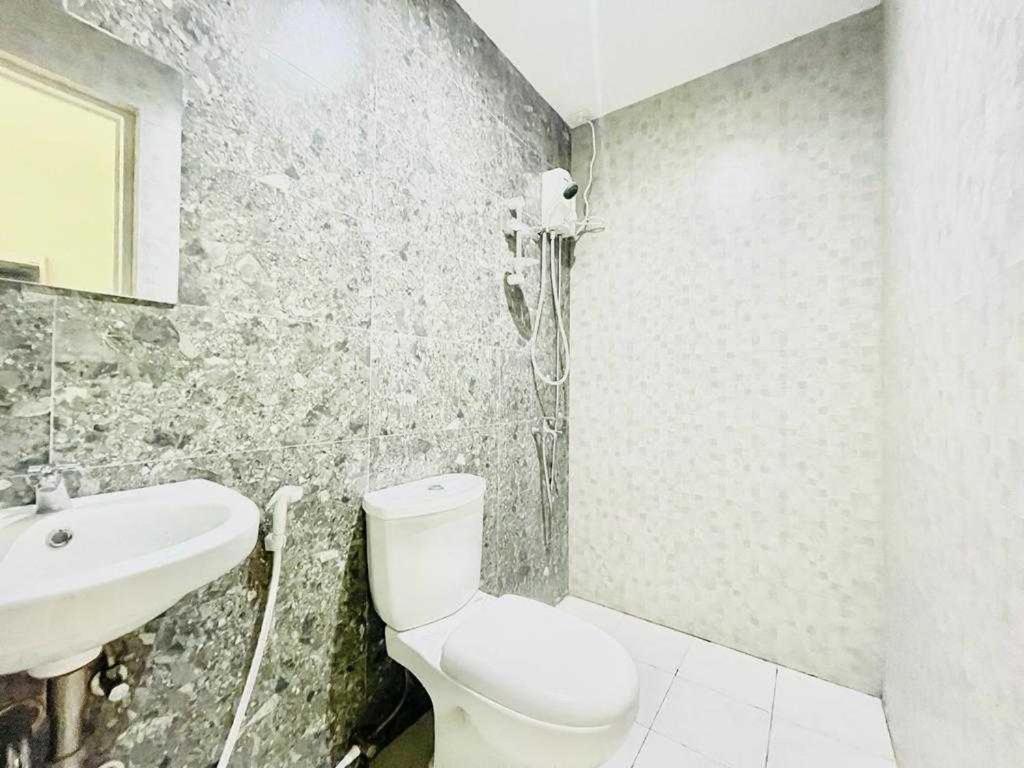 Oyo 1008 Armond Bed And Breakfast Lapu-Lapu City Bagian luar foto